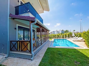 Seasonal outdoor pool