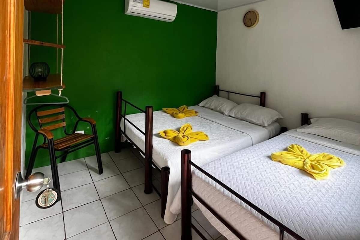 Comfort Triple Room | 1 bilik tidur, peralatan tempat tidur premium, dihias secara berasingan