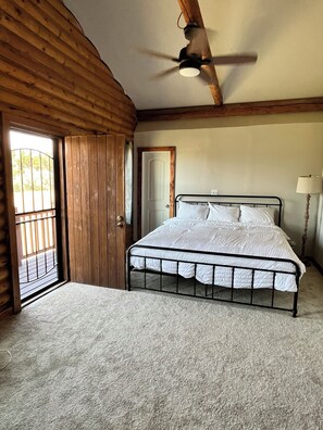 3 bedrooms, travel crib, WiFi, bed sheets