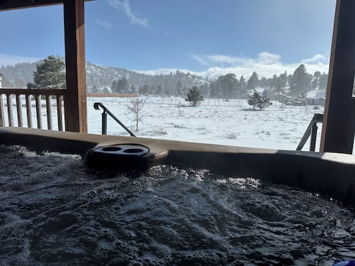 Log cabin - Hot Tub - Fire Pit 