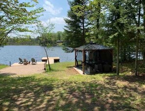 Terrace/patio - Lake Front Cottage on Trooper Lake, Troy Hill Ont (Tory Hill)