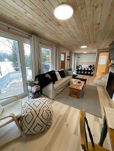 Lake Front Cottage on Trooper Lake, Troy Hill Ont