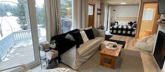 Lake Front Cottage on Trooper Lake, Troy Hill Ont