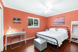 2 habitaciones, caja de seguridad en la habitación y escritorio 