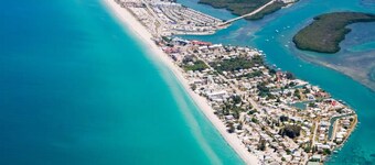 Everything you need! Beach– 2 Kings - Dog Friendly