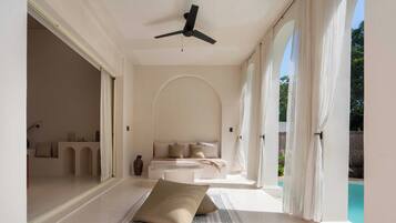 1 bedroom, Egyptian cotton sheets, premium bedding, down comforters