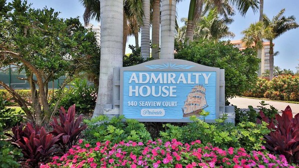 Imagen sin descripción, 1 de 19, botón