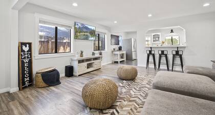 Magic Mountain 4 Bedroom 3 Bath Escape Modern Home