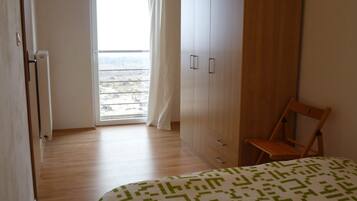 Apartment, 3 Bedrooms, Smoking, Balcony | 3 bedrooms