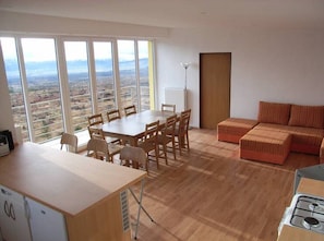 Lounge - Modern, Spacious, Well Equipped Apartment in High Tatras Mountains 1 (Vysoké Tatry)
