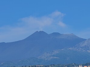 A mountain with a clear sky. - Blue Garden Home - Fondachello (Mascali)