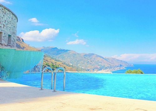 PANORAMIC RESIDENCE TAORMINA Apartment with Sea View Pool Terrace