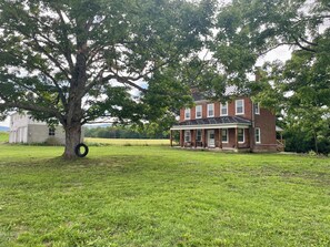 Exterior - The Spring House (Bedford)