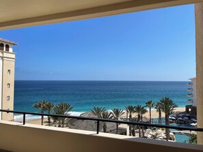 Interior - Grand Solmar Land's End 5 Diamond Resort - Master Bedroom w/ Golf (Cabo San Lucas)
