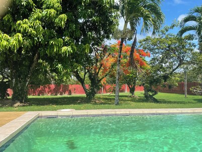 Oceanfront Paradise with Stunning Mosaic Art, Pool & Rooftop Deck
