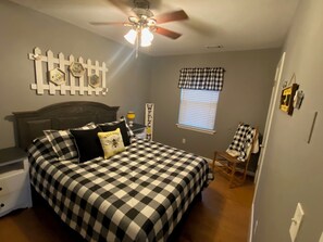 4 bedrooms, desk, iron/ironing board, free WiFi