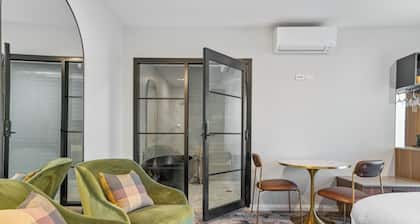 St Hugh Hotel Wagga Wagga