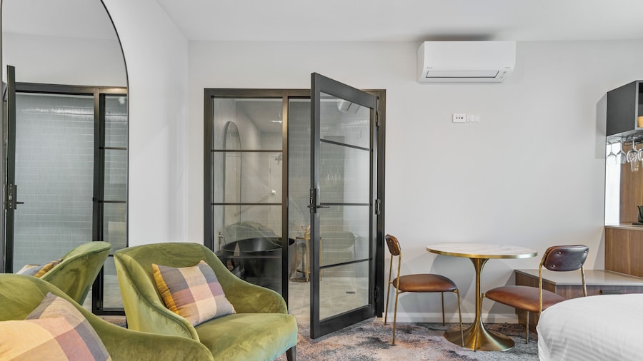 St Hugh Hotel Wagga Wagga