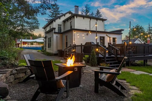 The Hensonville Honeypot - Hottub, Movie Theatre & Mountain Bikes!