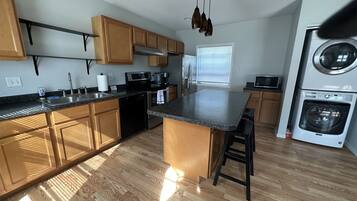 Microwave, oven, stovetop, dishwasher