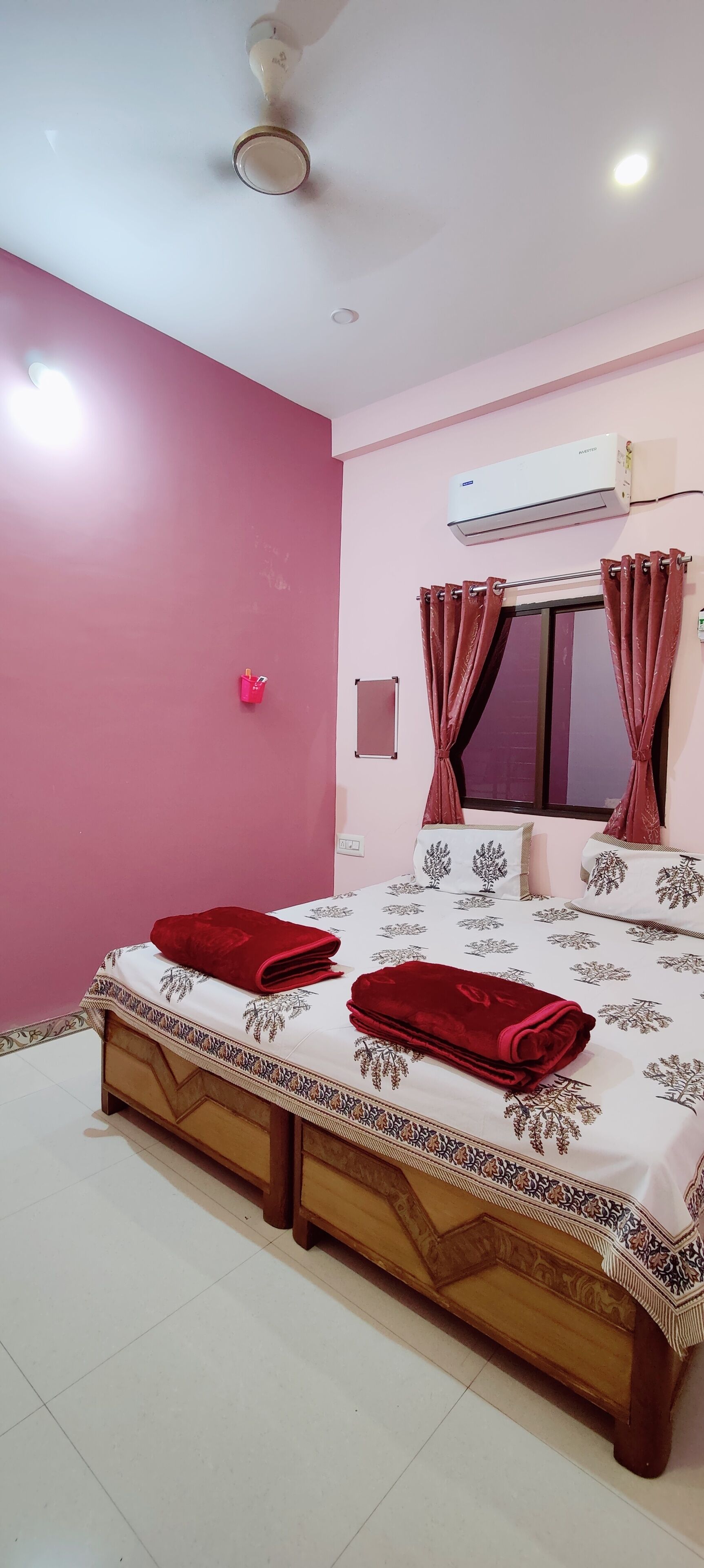 2 Schlafzimmer, Bügeleisen/Bügelbrett, Bettwäsche