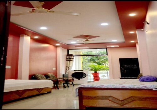 mahakaeshwar homestay