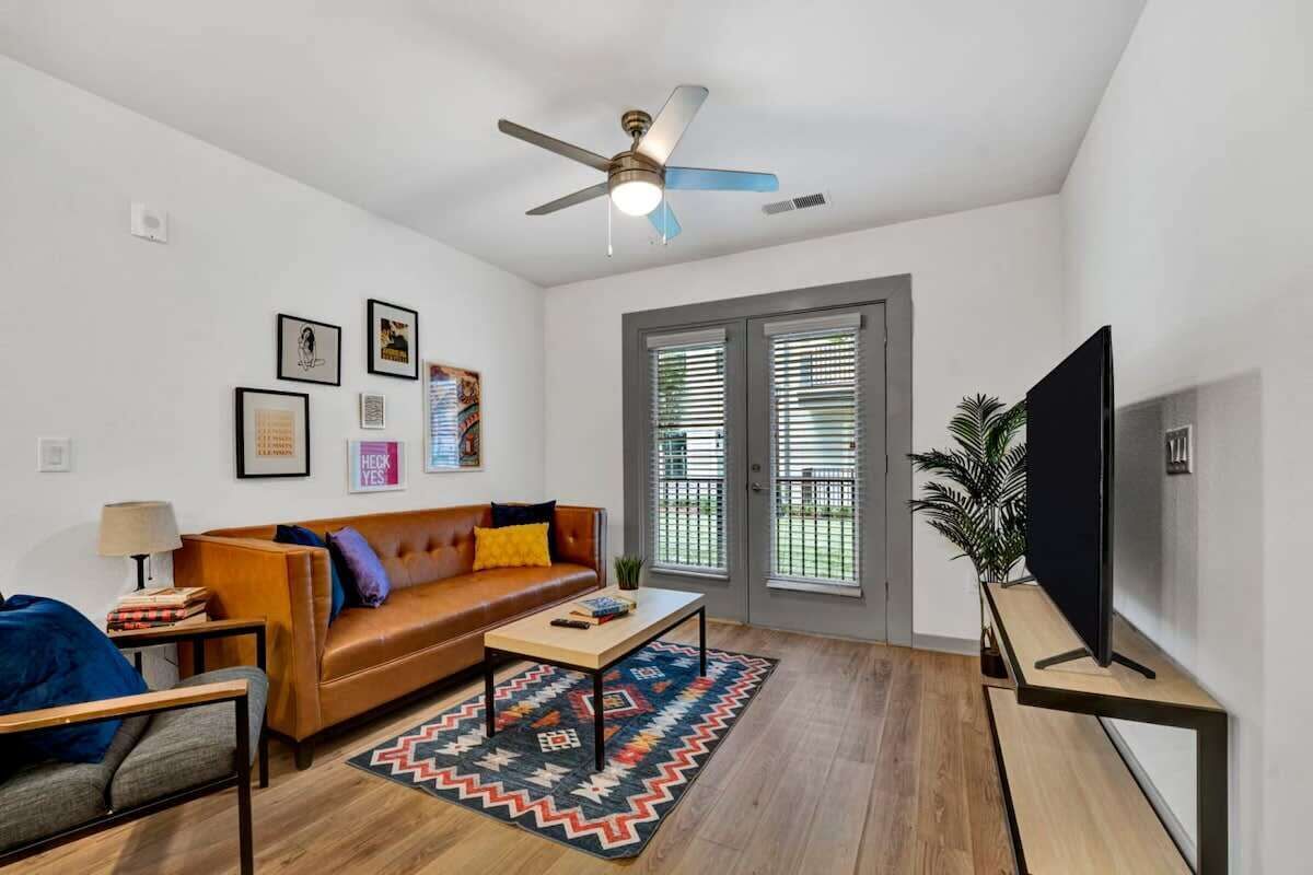 Dockside Lake Hartwell 2BR with Pool