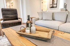 Een televisie en een kantoor