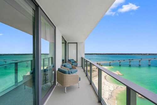 3-BR Residence @ JWM Clearwater Beach ~ Pool, Hot Tub, Spa, Fitness Center, FREE Activities ~ #1411