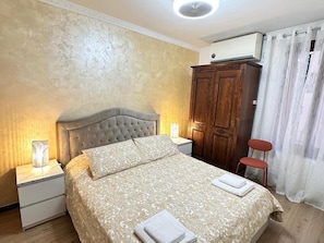 2 多间卧室、熨斗/熨衣板、旅行婴儿床、WiFi