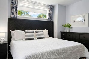 3 bedrooms, desk, iron/ironing board, WiFi