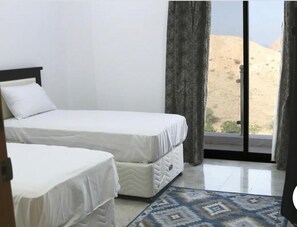 2 bedrooms, iron/ironing board, WiFi, bed sheets - Central 2 bedroom appartment with amazing views (Muscat)