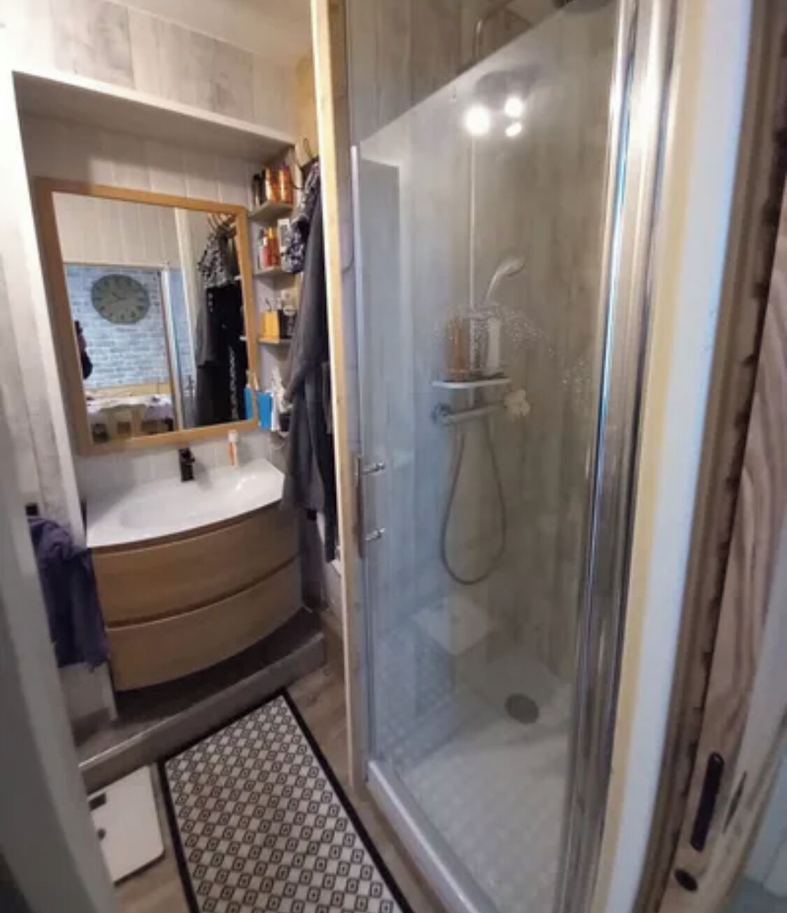 Towels, toilet paper
