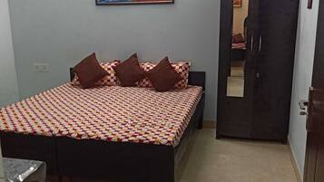 2 chambres, fer et planche à repasser, Wi-Fi, literie fournie