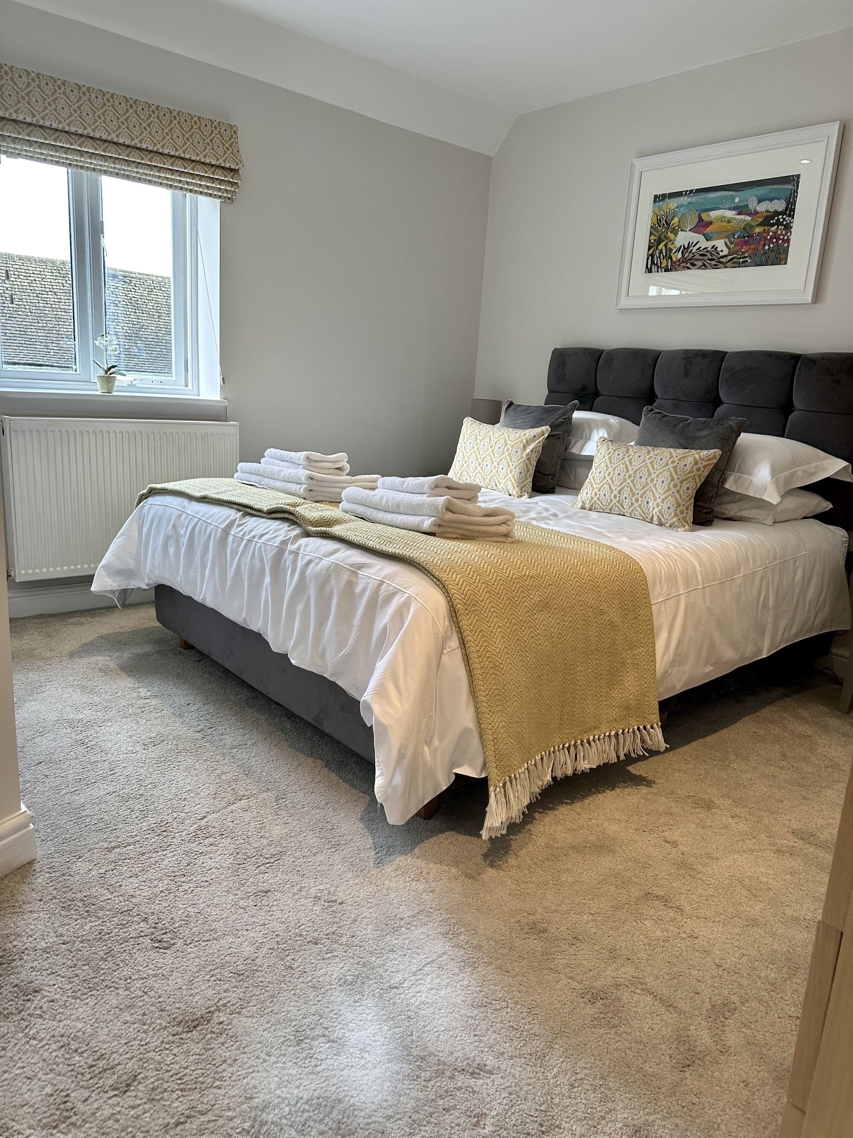 2 habitaciones, tabla de planchar con plancha y cuna de viaje 