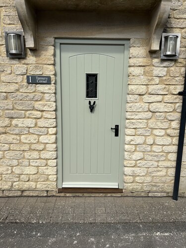 Delightful detached 2 bedrooms 2 en-suites cottage in the heart of the Cotswolds