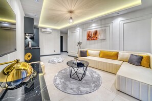 Elite-lejlighed - 1 dobbeltseng - ikke-ryger - byudsigt | 1 soveværelse, mørklægningsgardiner, lydisolering, strygejern/strygebræt