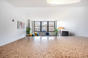 Lobby - 2BR Downtown Luxury Getaway (Detroit)