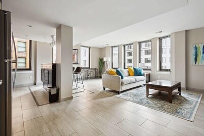 2BR Downtown Luxury Getaway