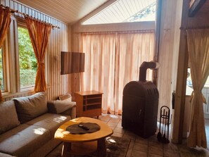 Smart TV, fireplace, table football, ping pong