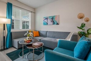 TV - VCR1-206 | Spacious 3BR Vista Cay Resort Condo (Orlando)