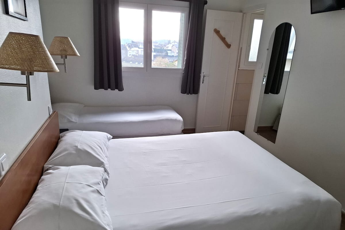 Family Triple Room, Multiple Beds | Premium bedding, desk, free WiFi, bed sheets