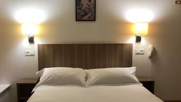 Premium bedding, desk, free cots/infant beds, free WiFi
