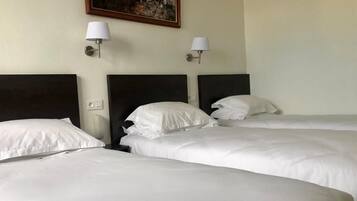 أغطية فراش متميزة ومكتب وواي فاي مجانًا وملاءات أسرّة