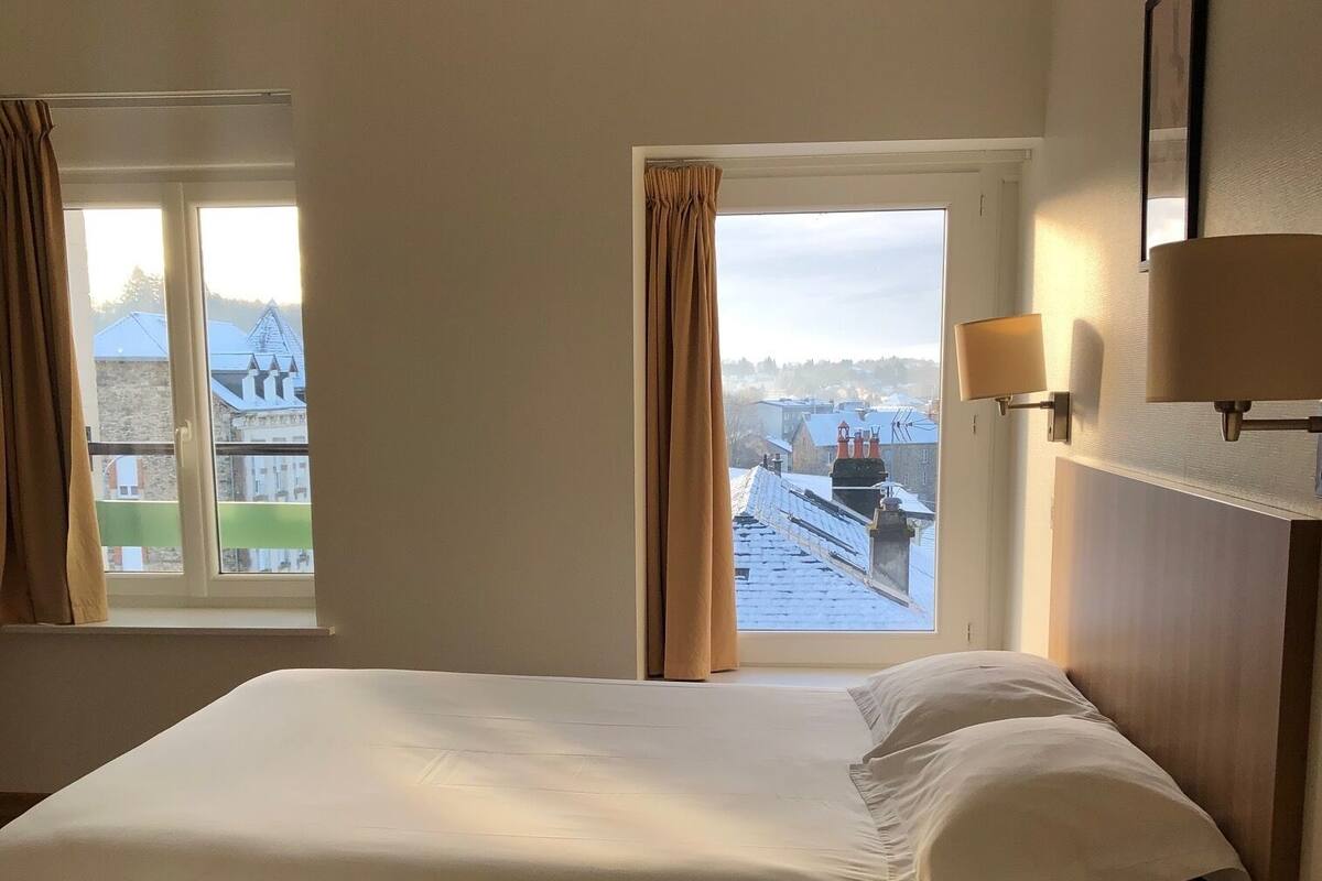 Literie de qualité supérieure, bureau, Wi-Fi gratuit, draps fournis