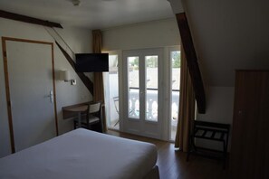 Literie de qualité supérieure, bureau, lits bébé (gratuits)