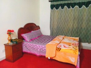 Room | 1 bedroom, soundproofing, iron/ironing board, free WiFi - Royal Galaxy Hotel And Restaurant SKARDU (Skardu)