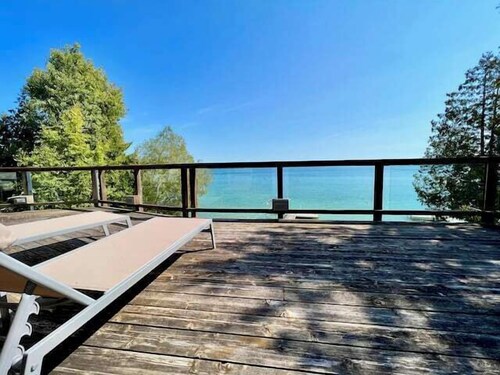 Sunrise Cove Summary: