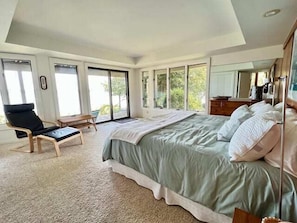 5 Schlafzimmer, Schreibtisch, Bügeleisen/Bügelbrett, Reisekinderbett