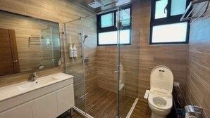 Signature Double or Twin Room, Mountain View | Bilik Mandi | Pancuran mandi, hulu semburan mandi hujan, pengering rambut 